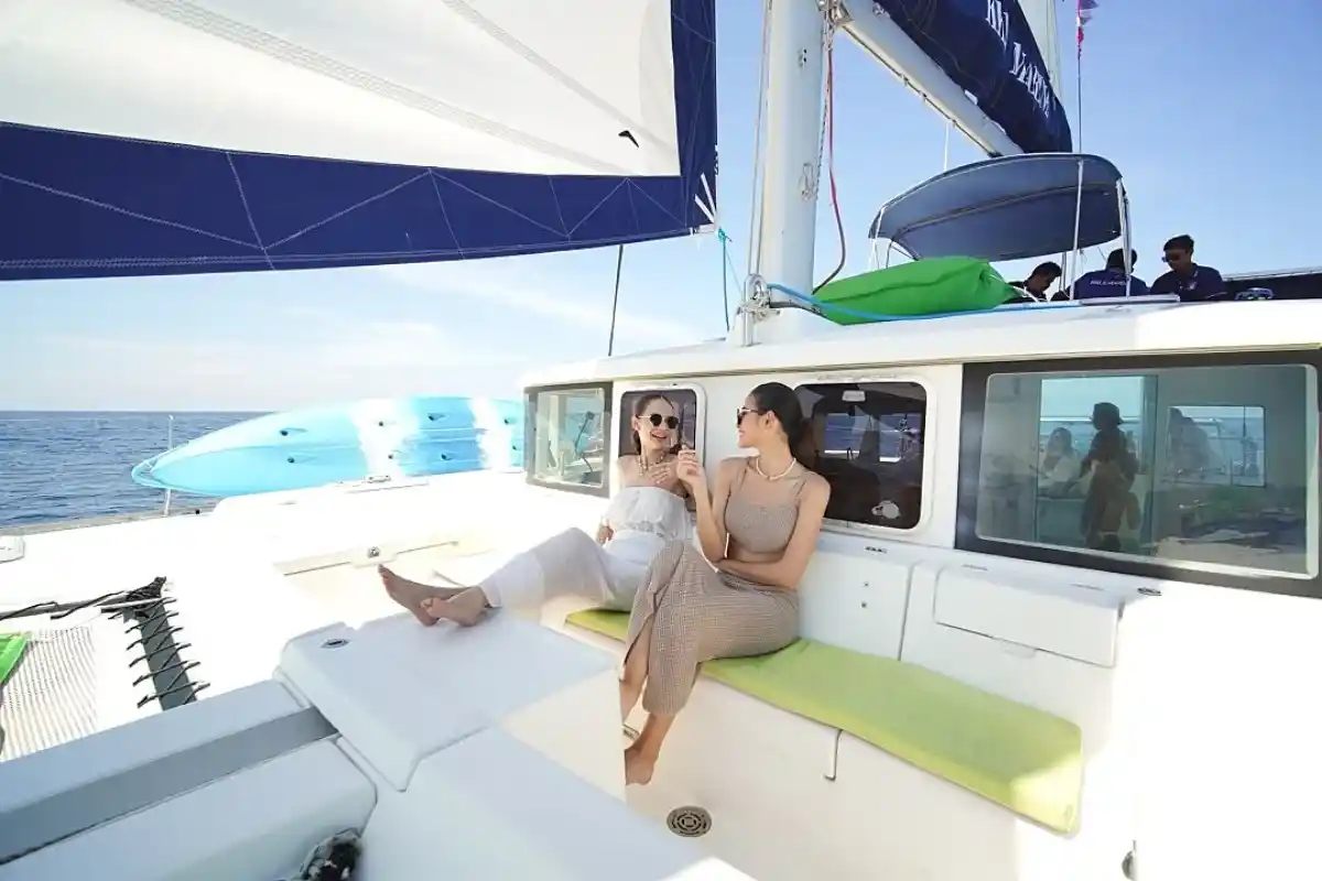 Limes charter yacht