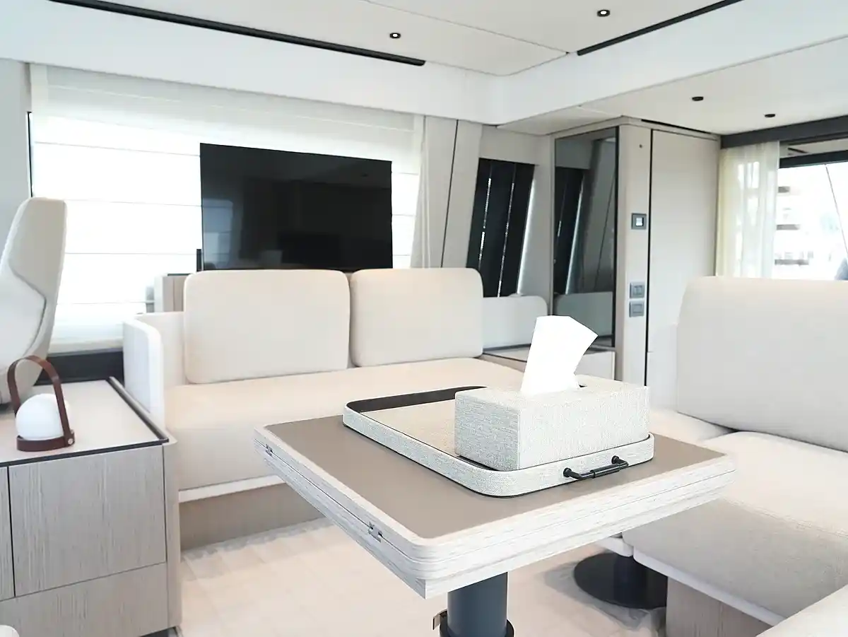  Crémant | 58ft Ferretti | Charter Yacht in Phuket