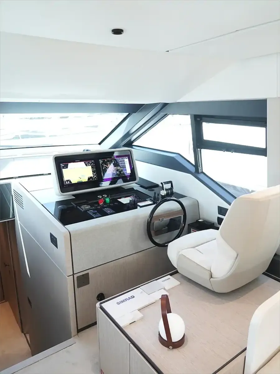  Crémant | 58ft Ferretti | Charter Yacht in Phuket
