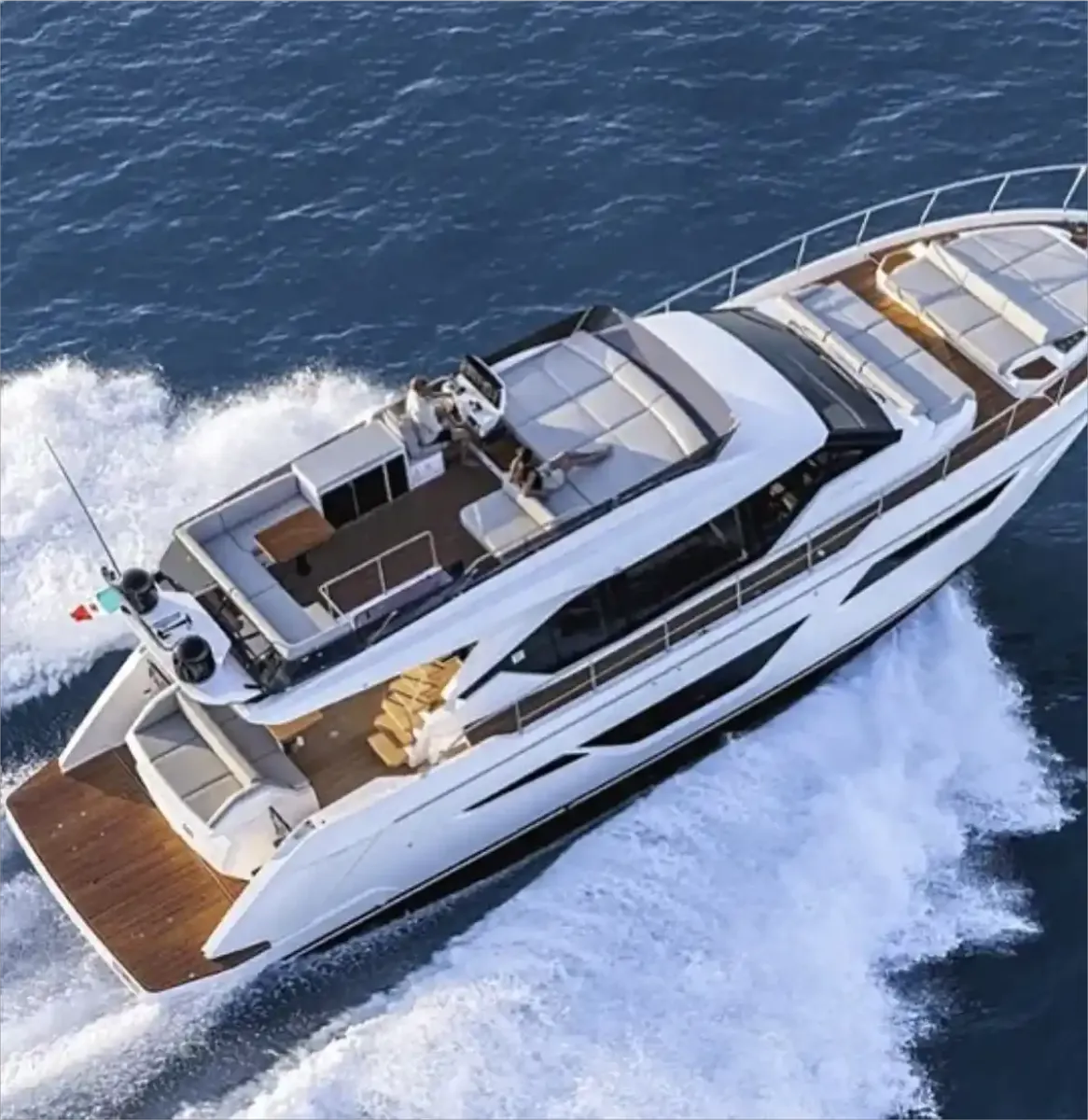 Crémant charter yacht