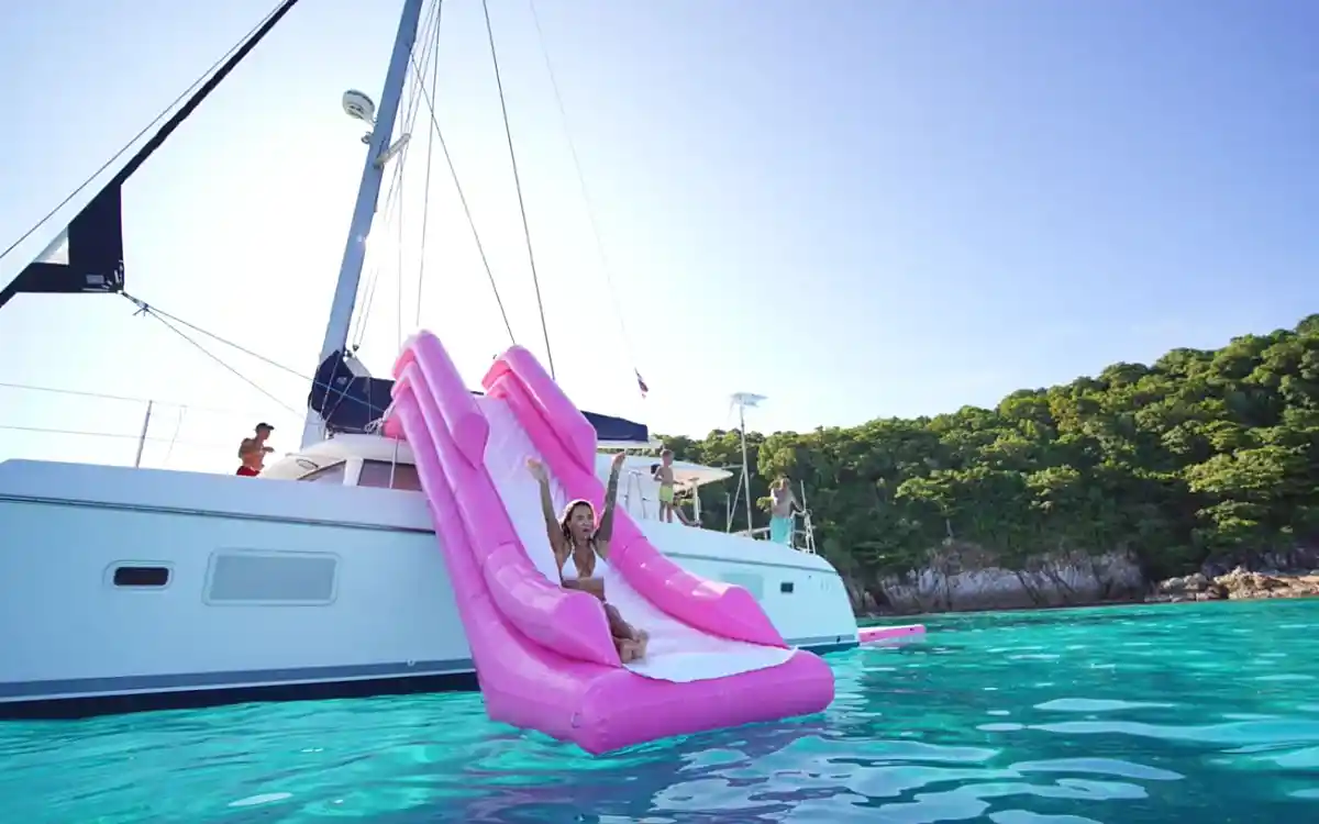 Citrus charter yacht