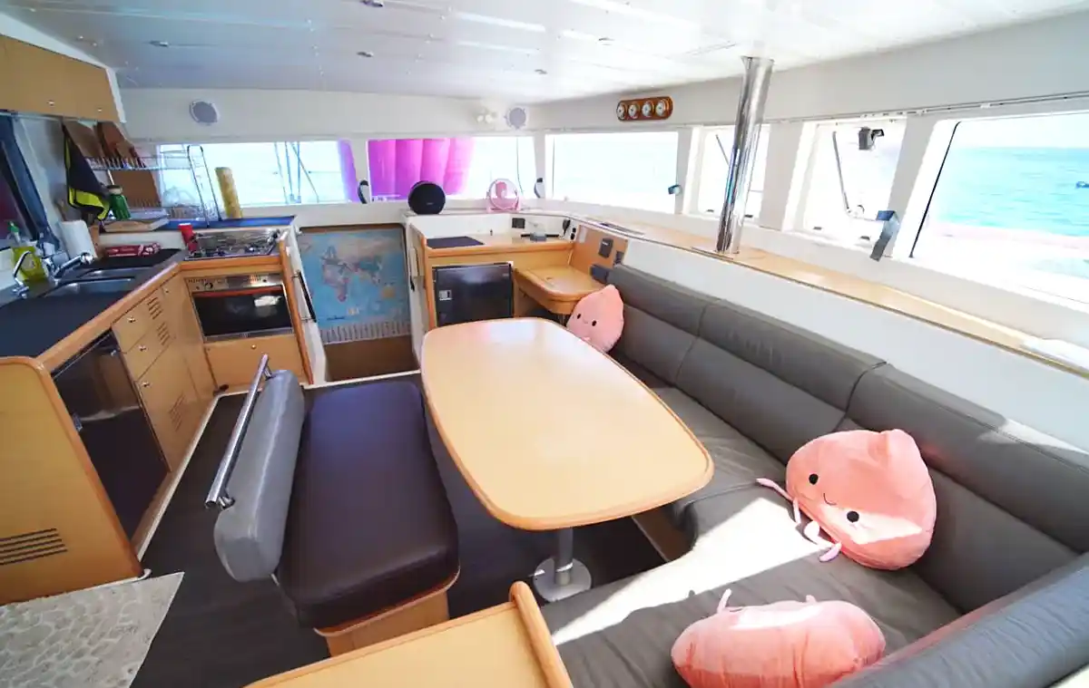 Citrus charter yacht