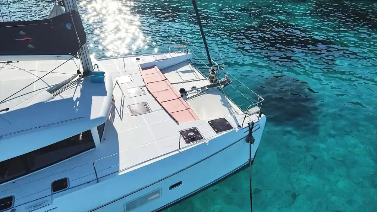 Citrus charter yacht