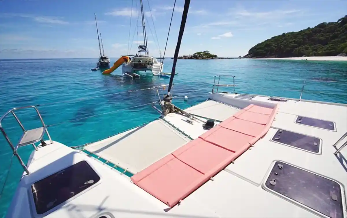Citrus charter yacht