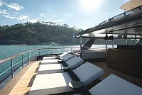 Yona charter yacht