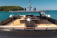 Yona charter yacht