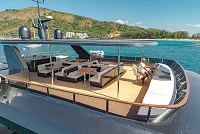 Yona charter yacht