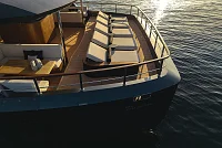 Yona charter yacht