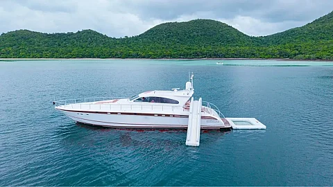 Oackley — 75ft Arno Leopard Superyacht Charter Krabi